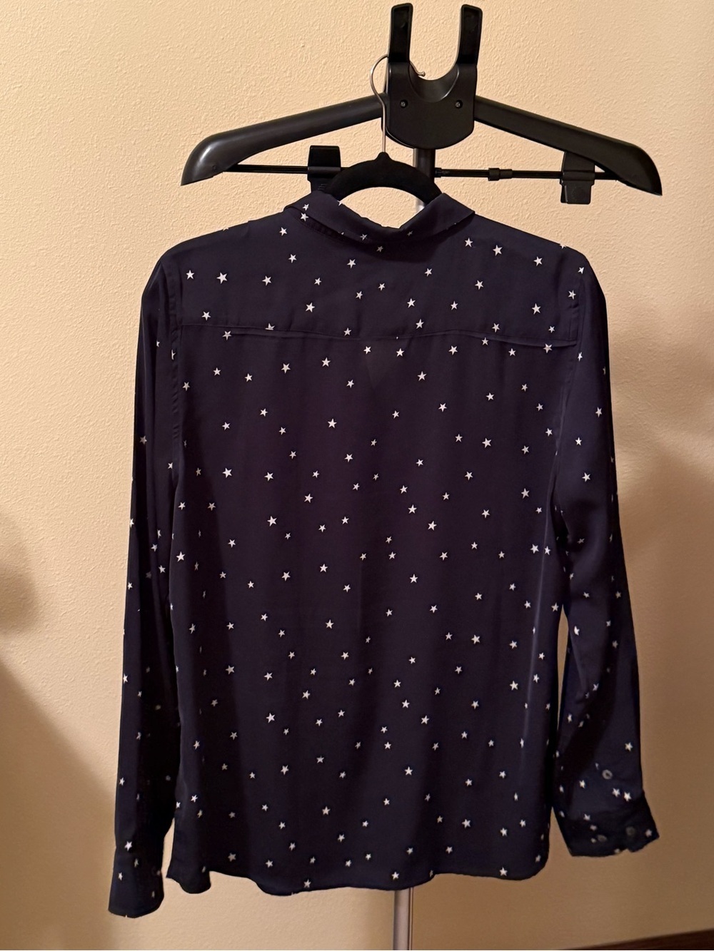 UNTUCKit Women’s Navy Star-Print Long-Sleeve Shirt - Picture 3 of 4